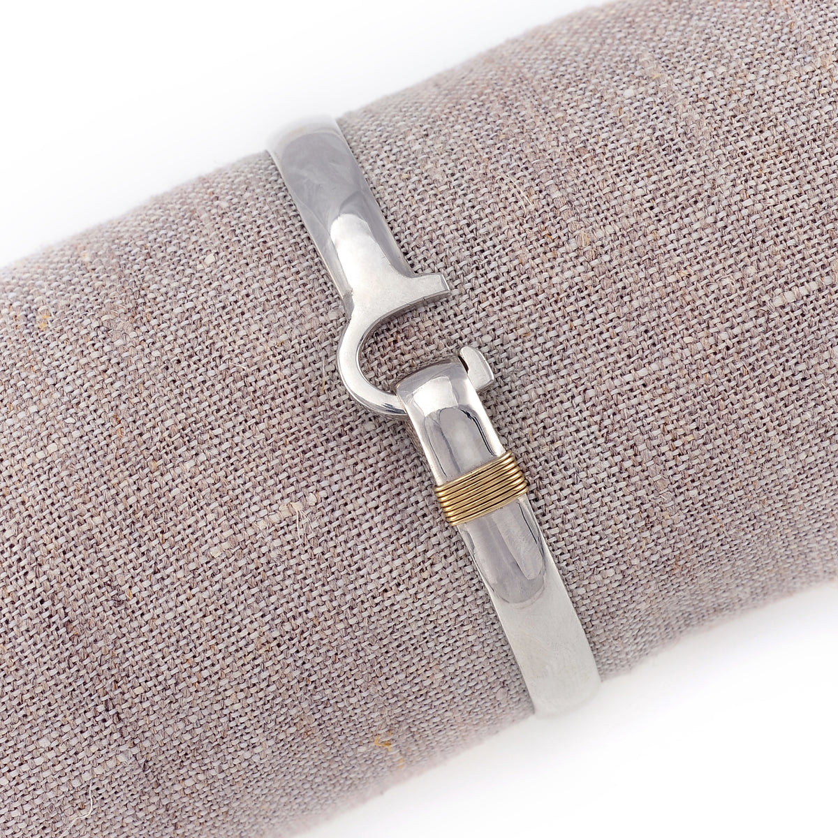 JENZO OPEN HEART BRACELET